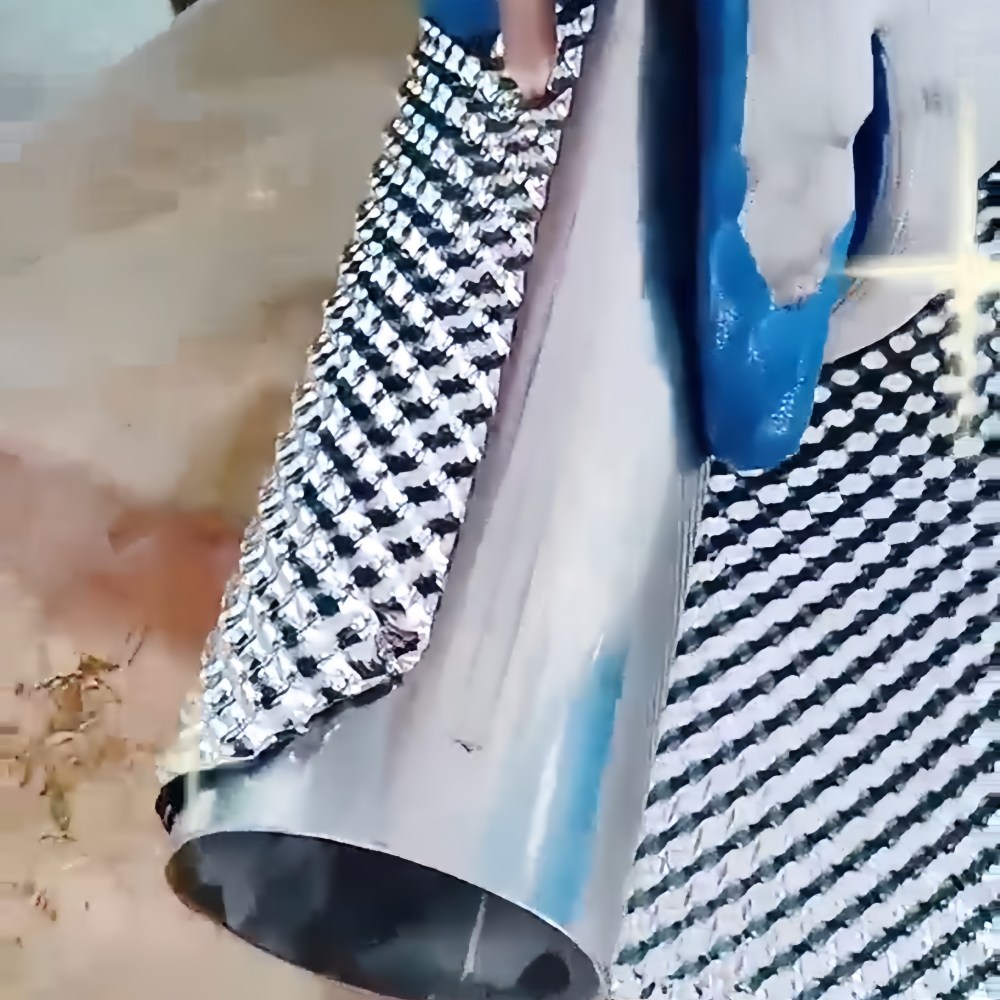 ¿Por qué utilizar el protector térmico de acero inoxidable en relieve para el tubo de escape?